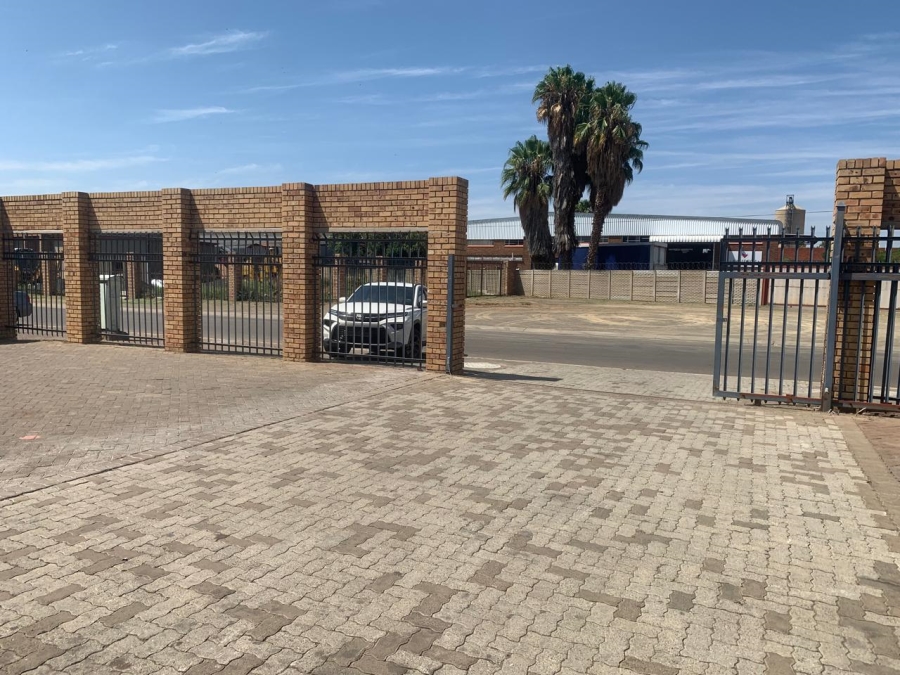 To Let commercial Property for Rent in Oos Einde Free State